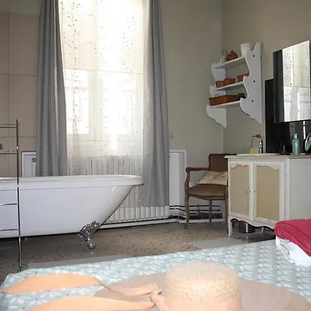 Alloggio in famiglia Sauveurs De Reves 2 Indépendantes Et Un F2 Privé Dans Un Particulier